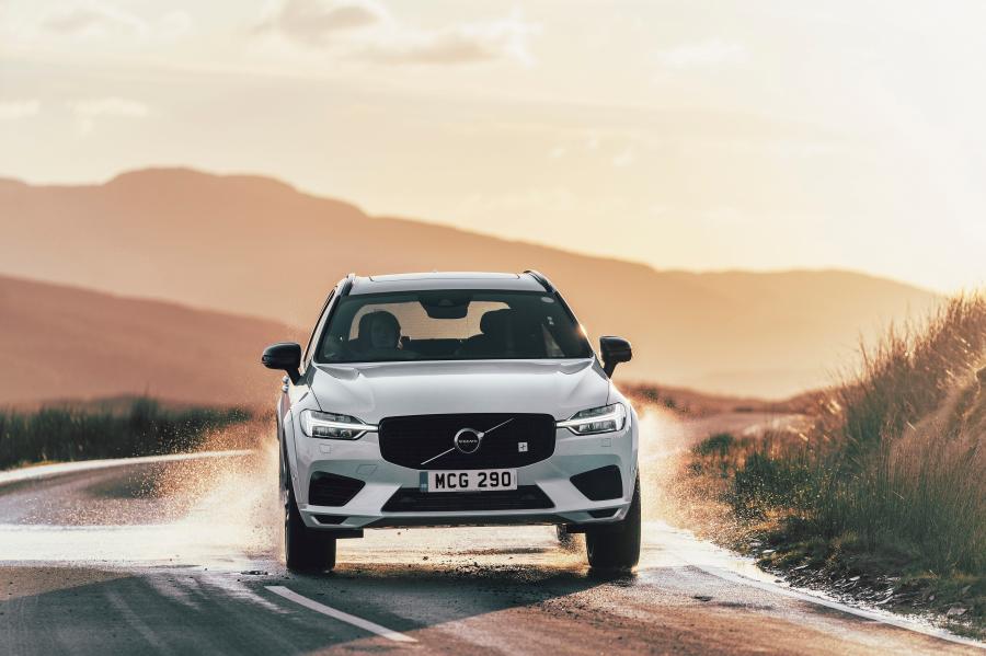  Volvo XC60 T8 Polestar Engineered 2019 года  (UK) (фото 40 из 40)